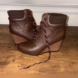 Nautica Brown Wedge Ankle Boots